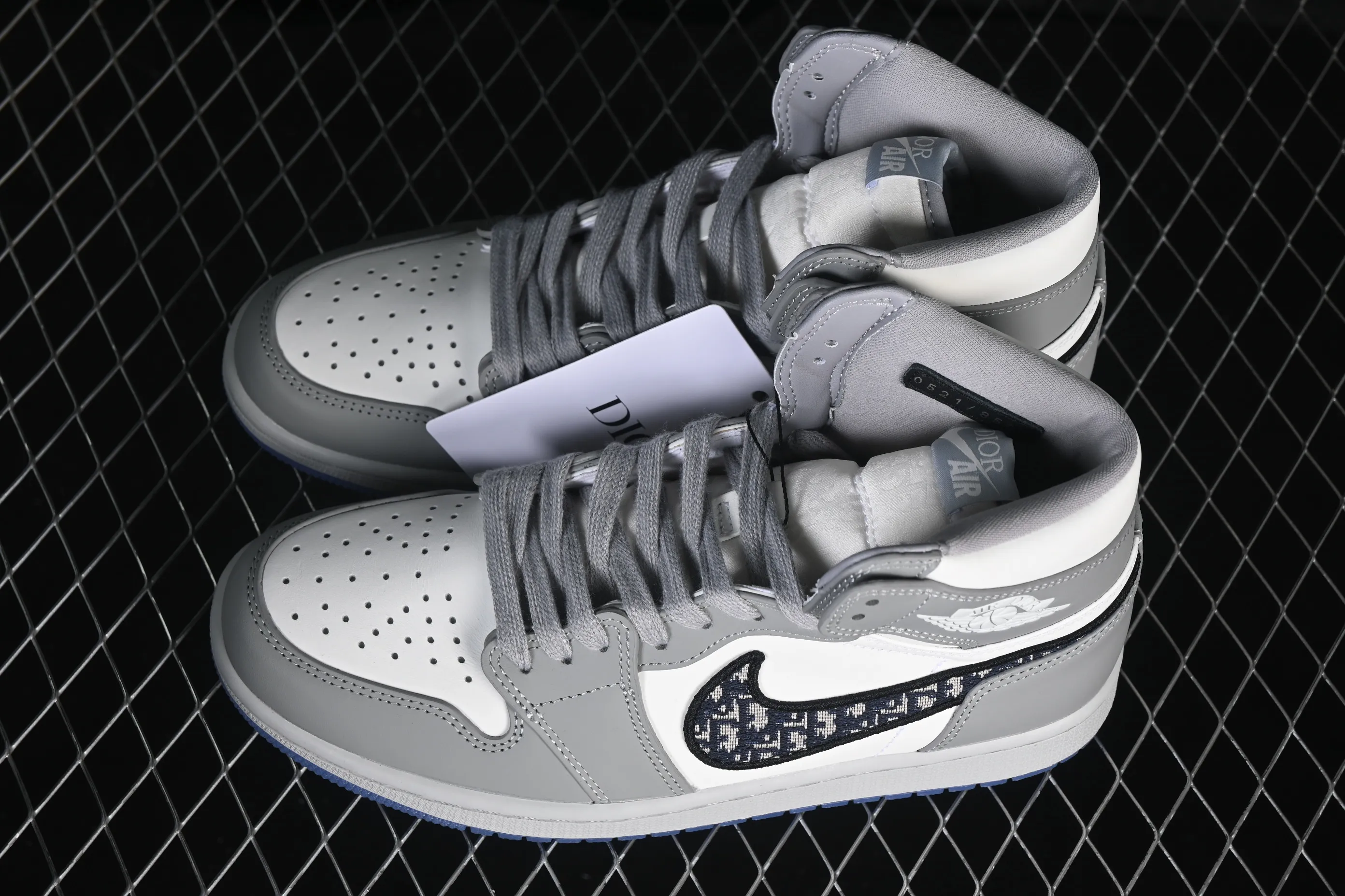 All categories Air Jordan Jordan series basketball shoes Air Jordan 1 High Dior x Air Jordan 1 Low AJ1 Joe 1 Dior joint white gray high top CN8607-002